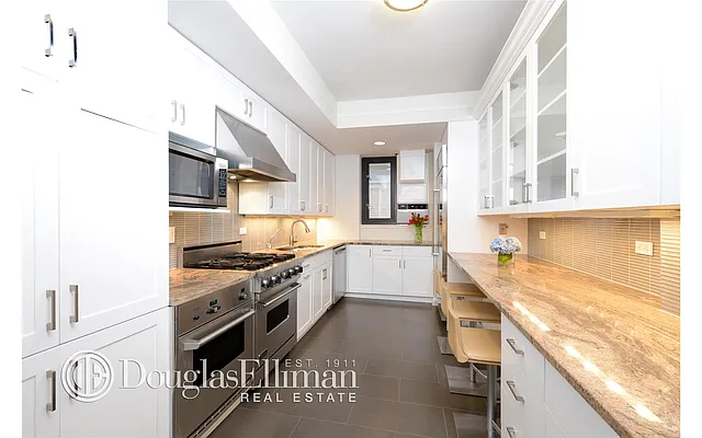 Sold by Douglas Elliman | media 16