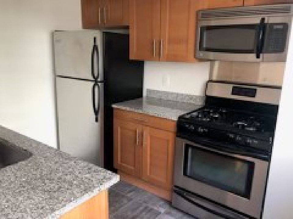 2nd image of 200 Schermerhorn St APT 826