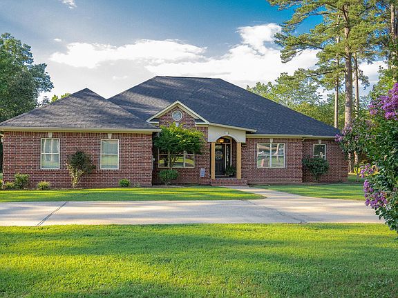 3rd image of 556 Shannon Ln
