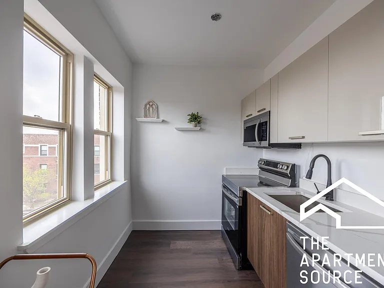 1505 W Hollywood Ave #306 — Photo 23