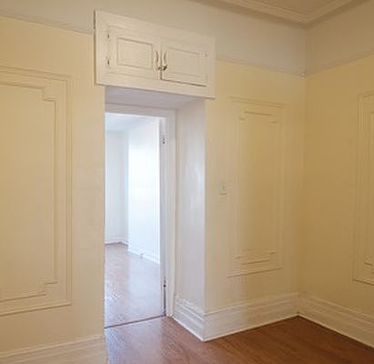 3rd image of 811 Lincoln Pl #2A