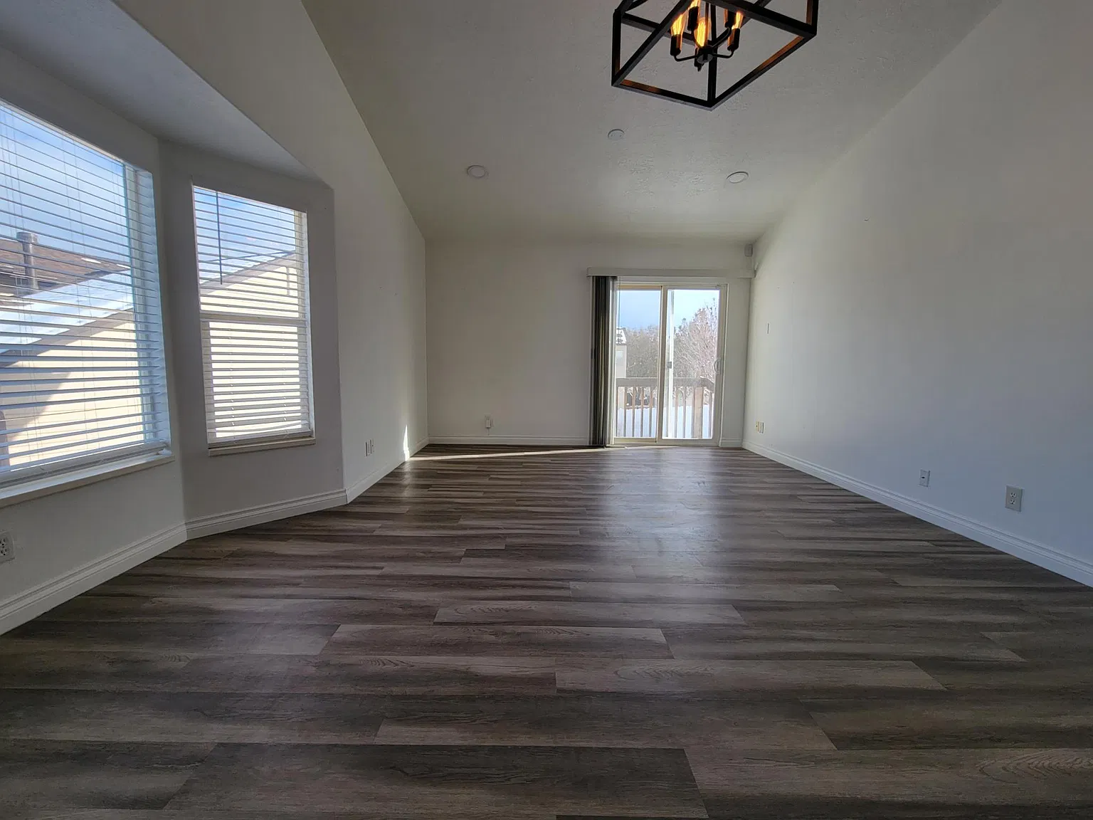 3 bed, 1400 sqft, $2,300 — Photo 4
