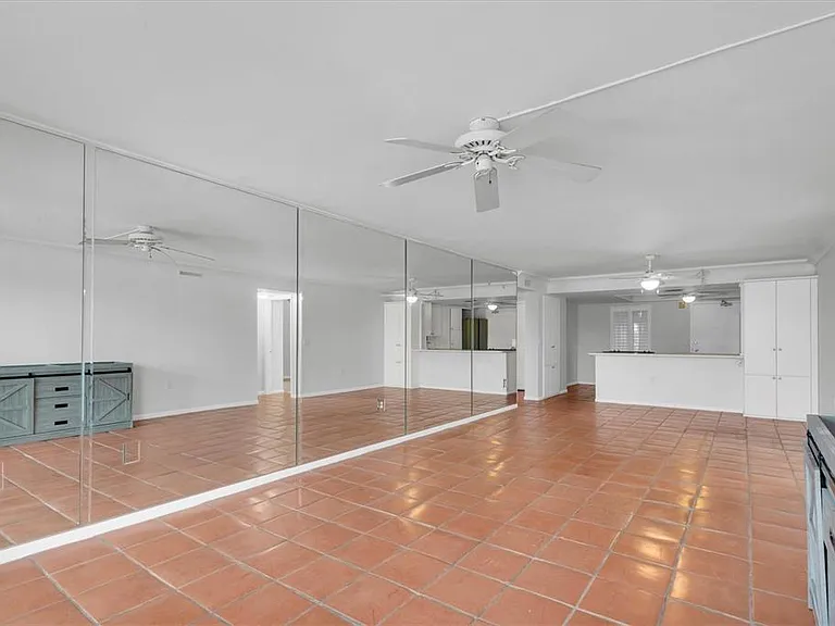 4900 38th Way S #302 — Photo 9