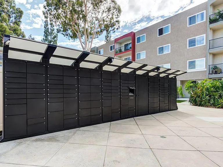 Luxor Package Lockers