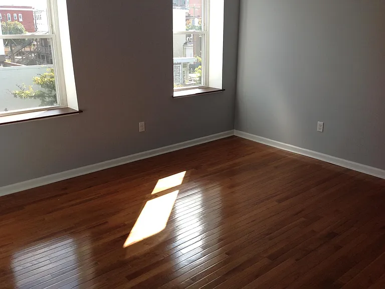 6 N 18th St #301 — Photo 3