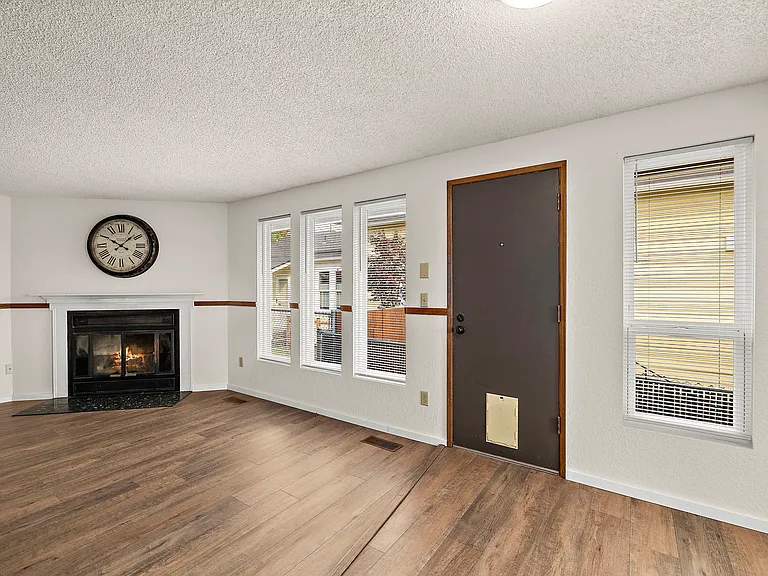 2516 Rockefeller Ave #1 — Photo 13