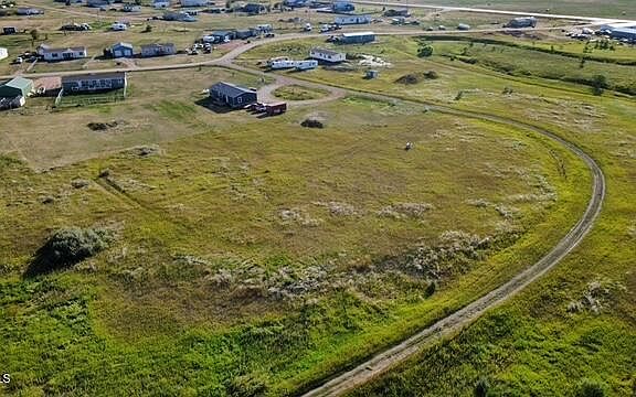 3rd image of Longview Dr