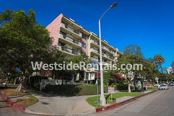 2nd image of 1293 S Beverly Glen Blvd APT 305