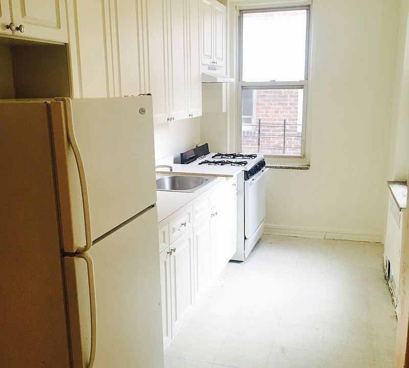 1st image of 13414 Franklin Ave APT 2C