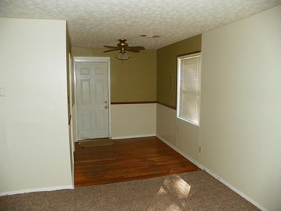 3rd image of 3668 Farwood Dr