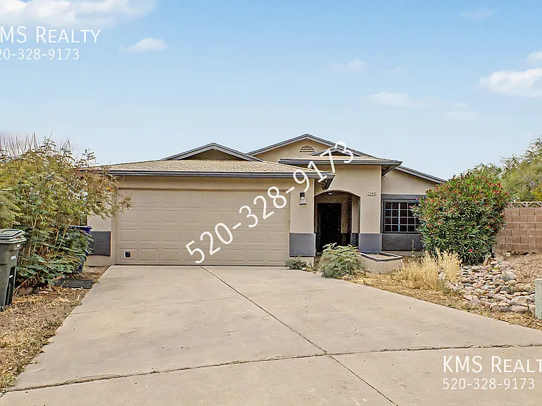 3292 W Kristina Ln — Photo 1