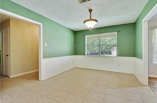 3rd image of 15295 Woody Dr