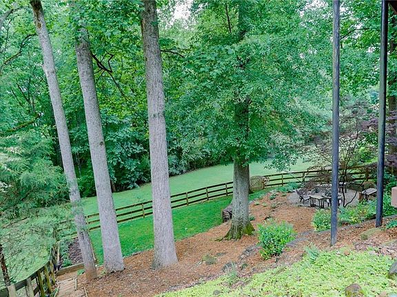 3rd image of 332 Justin Dr