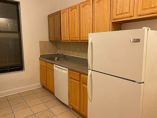 3rd image of 631 Edgecombe Ave APT 4h