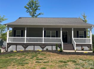 9464 Riviera Dr, Sherrills Ford, NC 28673