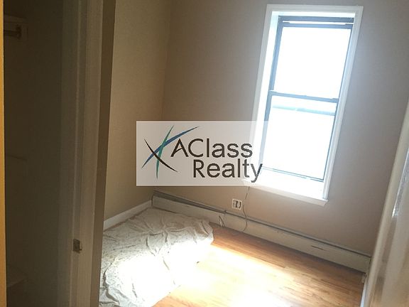 2nd image of 4012 36th Ave #2F