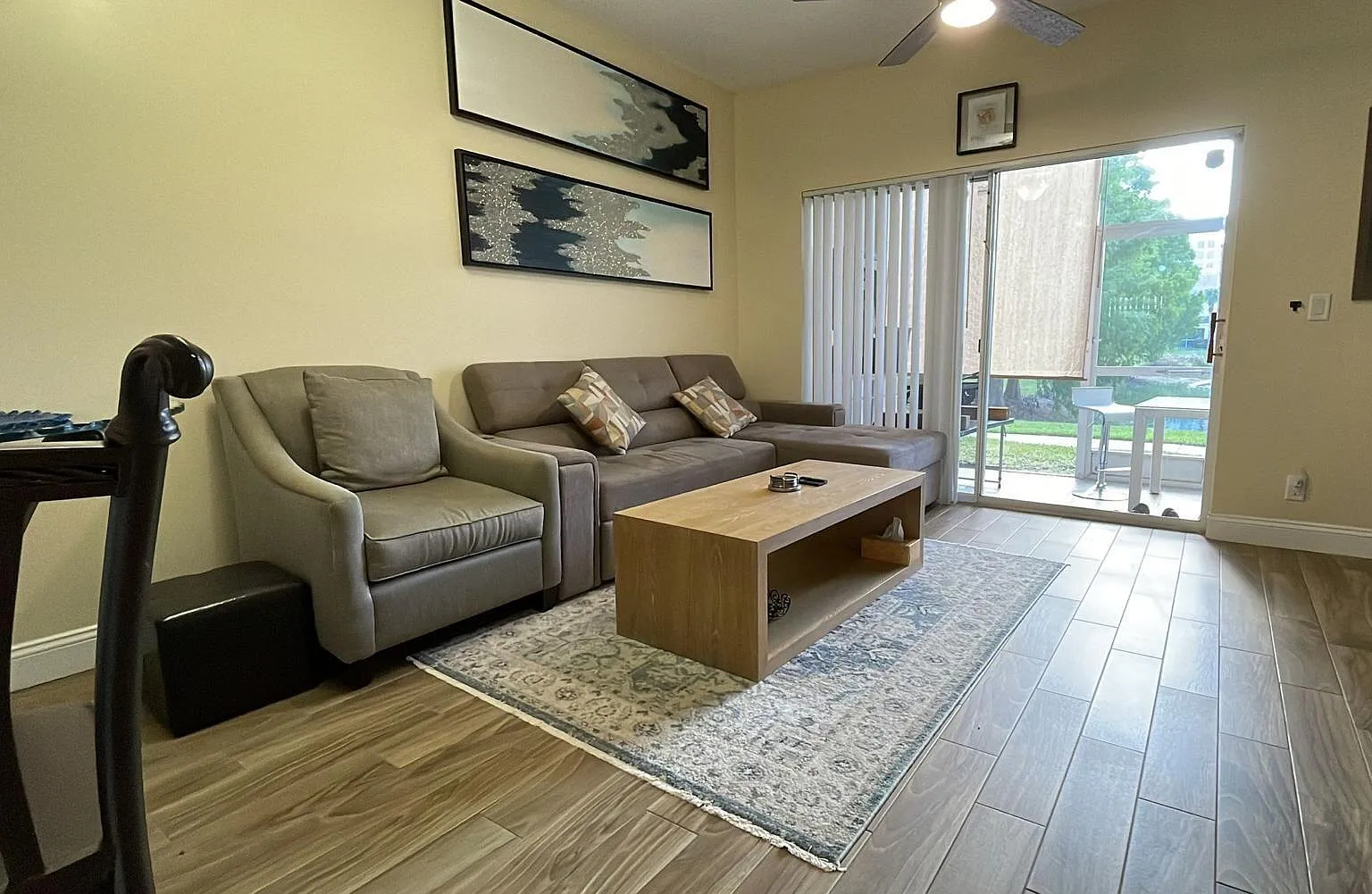 2 bed, 2.5 bath, 1008 sqft, $2,250 — Photo 3