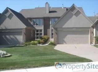 14966 Stoney Brook Dr W, Shelby Township, MI 48315