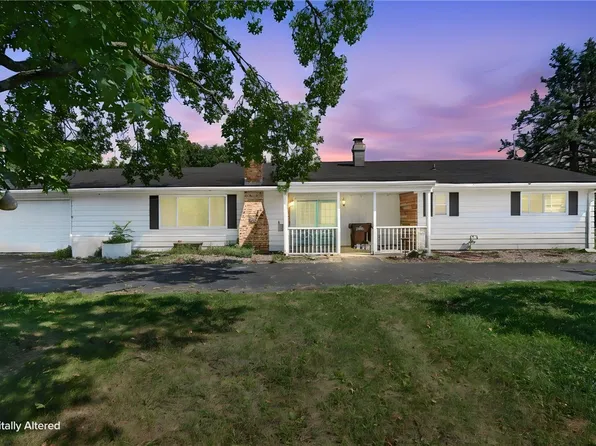 2430 W Choctaw Dr, London, OH 43140