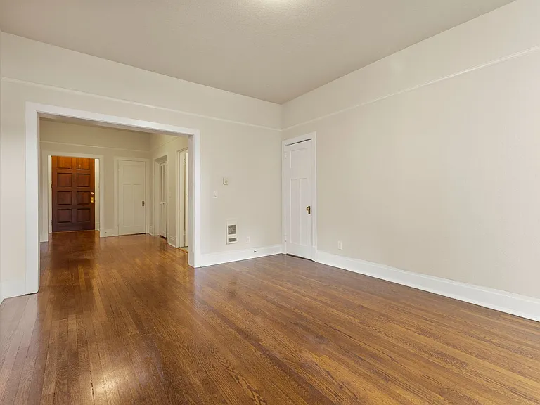 The New Carroll Apartments — Photo 30