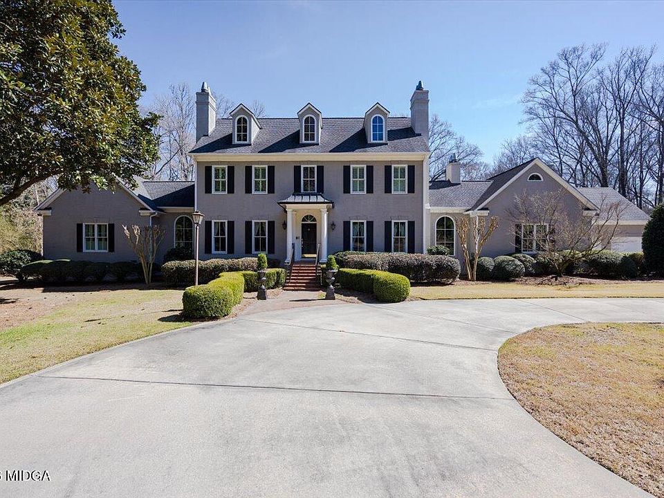 1st image of 110 Woodmere Trl