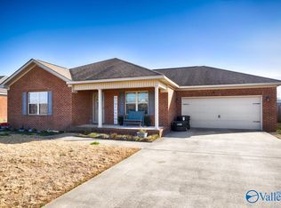 106 Ivy Darlene Dr, New Market, AL 35761