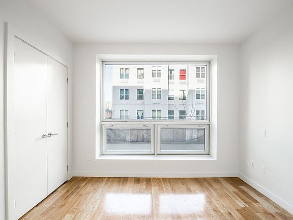 5th image of 25 Montrose Ave APT 205