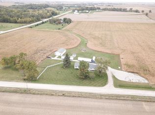 3373 Old Center Rd, Alburnett, IA 52202