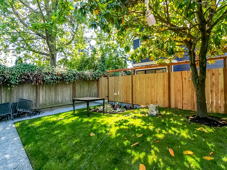 7655 Latona Ave NE — Photo 32