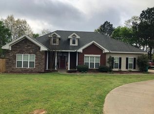 71 Alexander Ct, Deatsville, AL 36022