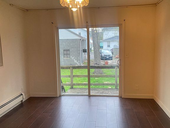 5th image of 8 N Hudson St