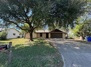 2711 Old Robinson Rd, Waco, TX 76706