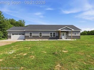9161 E Coldwater Rd, Davison, MI 48423