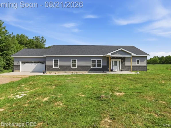 9161 E Coldwater Rd, Davison, MI 48423