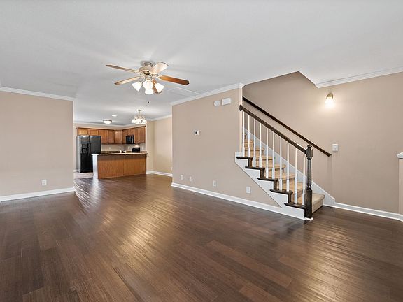 5th image of 321 Sam Houston Cir