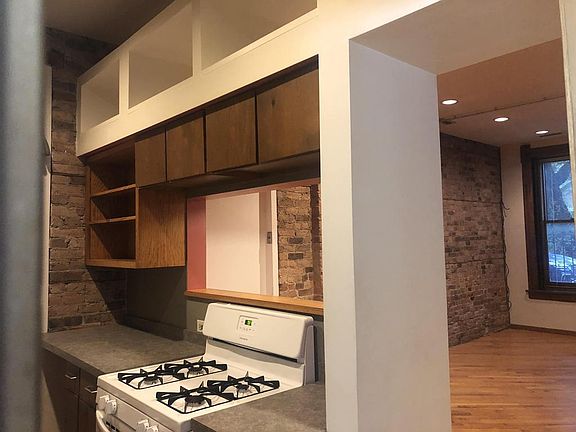 4th image of 2241 N Wayne Ave #1