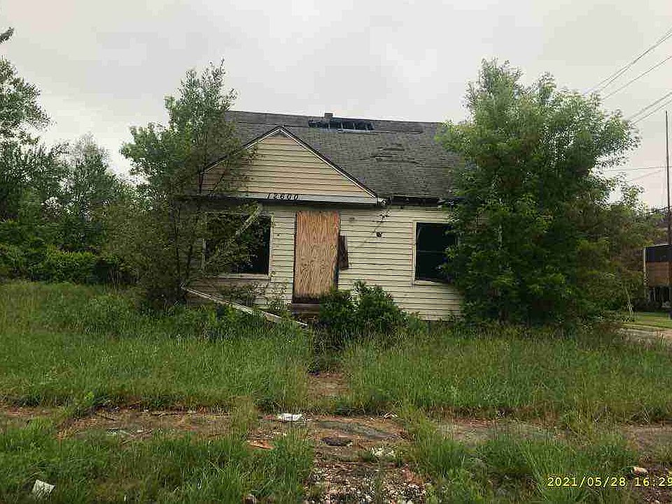 12600 Strasburg