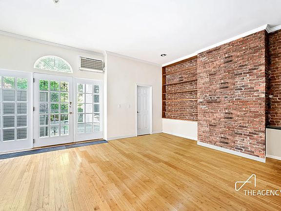 2nd image of 53 W 94th St