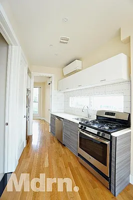 Rented by Mdrn Residential | media 43