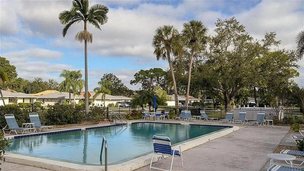 1 bed, 1.5 bath, 900 sqft, $1,875 — Photo 3