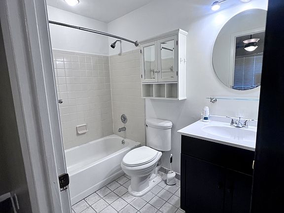 3rd image of 2735 SW 35th Pl APT 2004