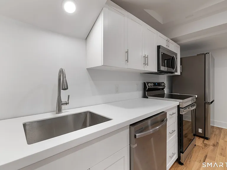 523 Danbury Rd #C — Photo 6