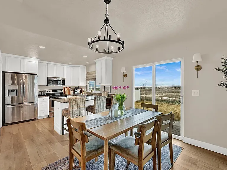 2681 E Clarkstone Dr — Photo 2
