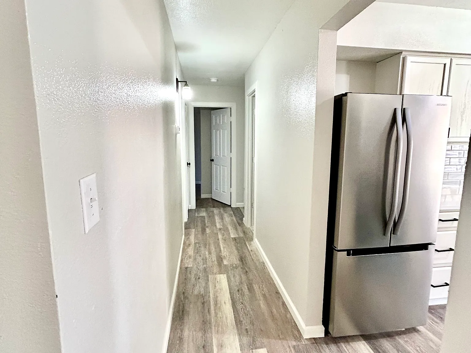 3 bed, 1323 sqft, $2,350 — Photo 2