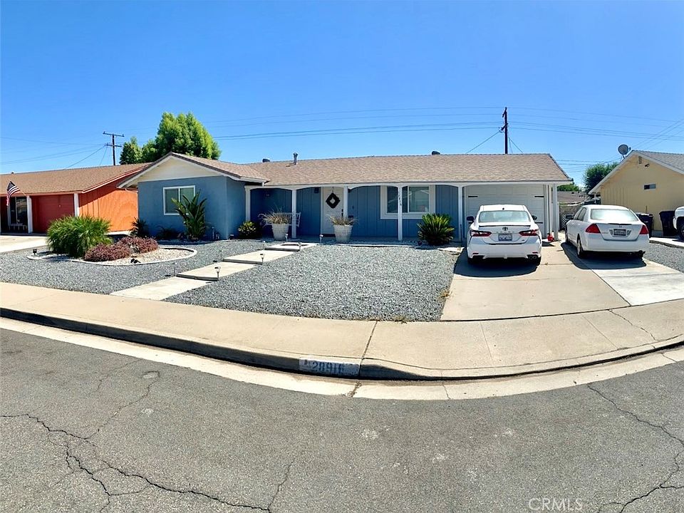 1st image of 28916 Glen Oaks Dr