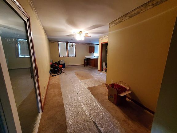 2nd image of 527 N Main St