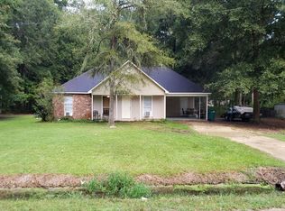 27648 Lake Ora Dr, Holden, LA 70744
