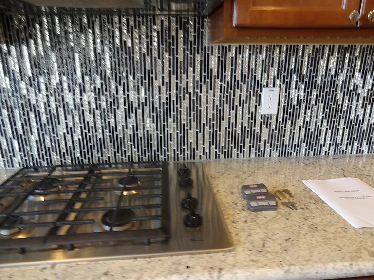 7068 N Mariposa Ct — Photo 2