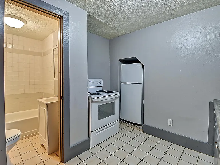 1023 S State Ave #3 — Photo 4
