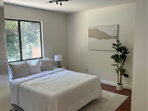 4th image of 3050 La Paz Ln Unit C